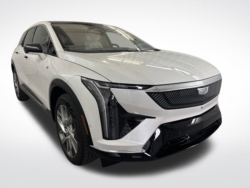 2025 Cadillac OPTIQ Luxury 1