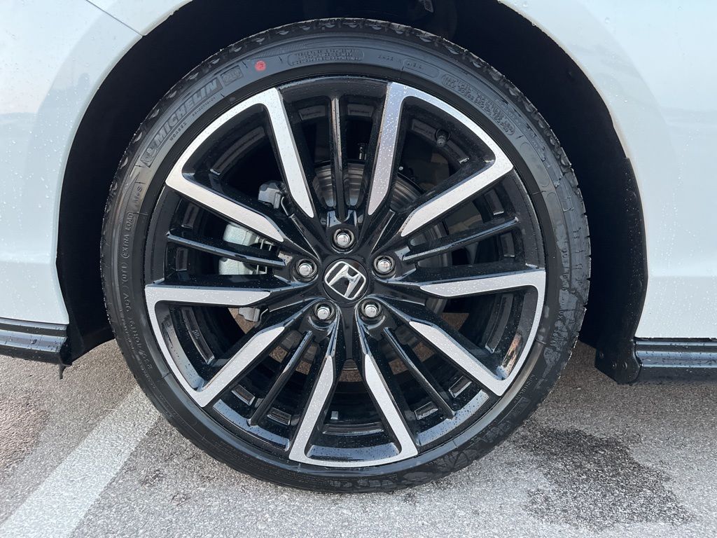 2025 Honda Accord Hybrid Touring photo 4