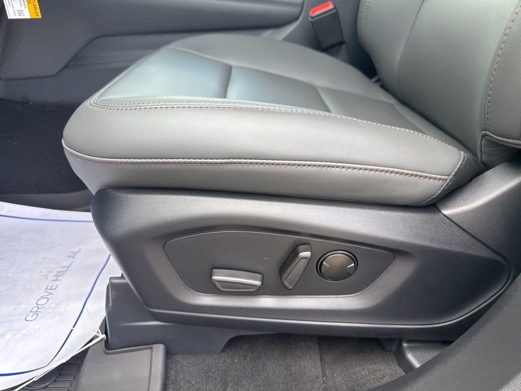 2025 Ford Explorer photo 29