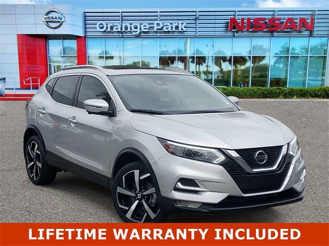 2022 Nissan Rogue Sport SL's photo