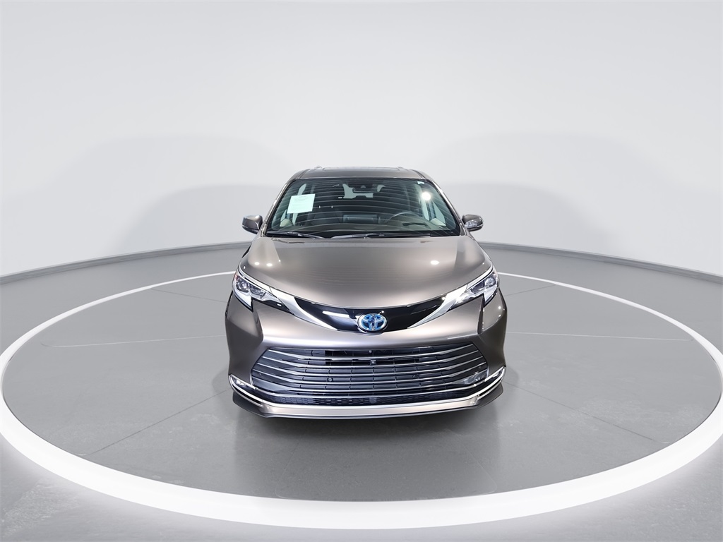 2023 Toyota Sienna Platinum photo 3