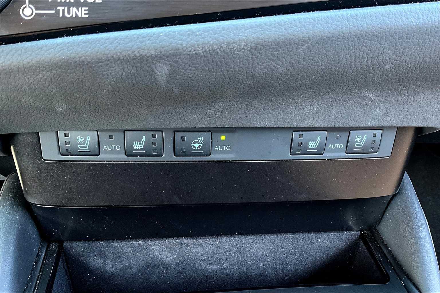 2025 Lexus ES Premium photo 32