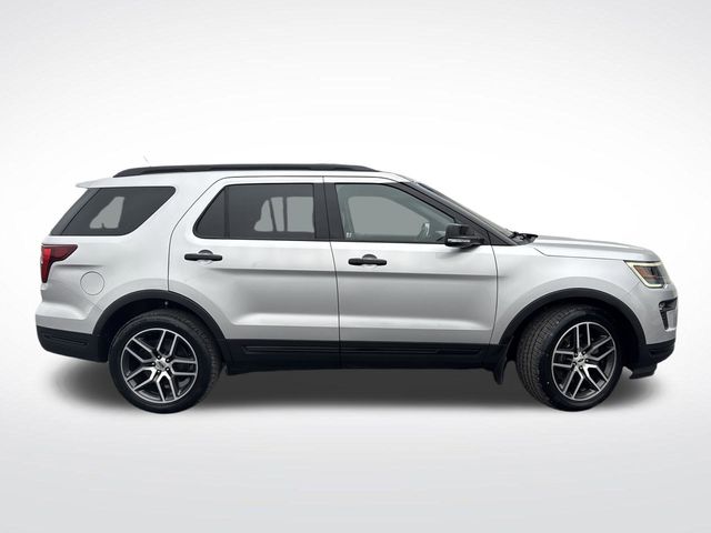 2018 Ford Explorer Sport photo 2
