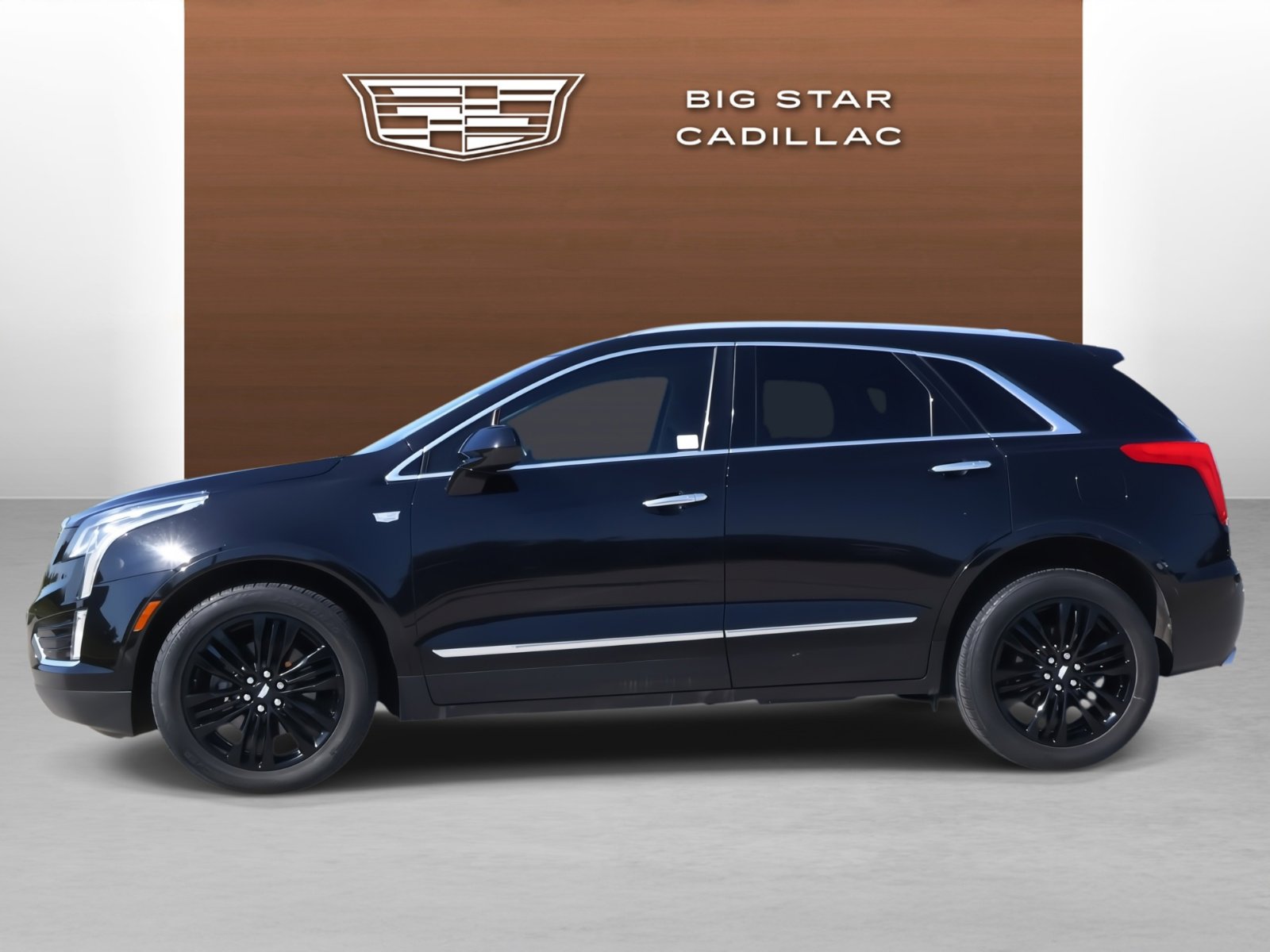 Used 2019 Cadillac XT5 Luxury with VIN 1GYKNCRS9KZ179602 for sale in Friendswood, TX