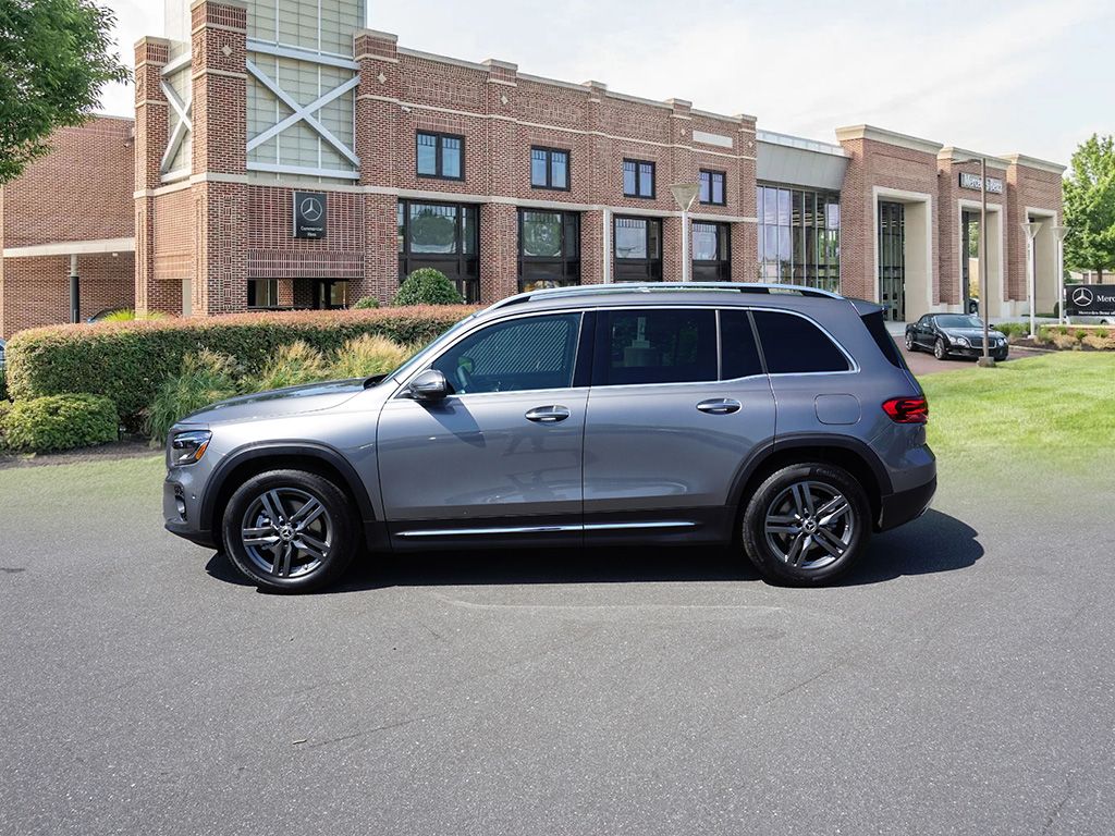 2025 Mercedes Benz GLB 250 photo 4