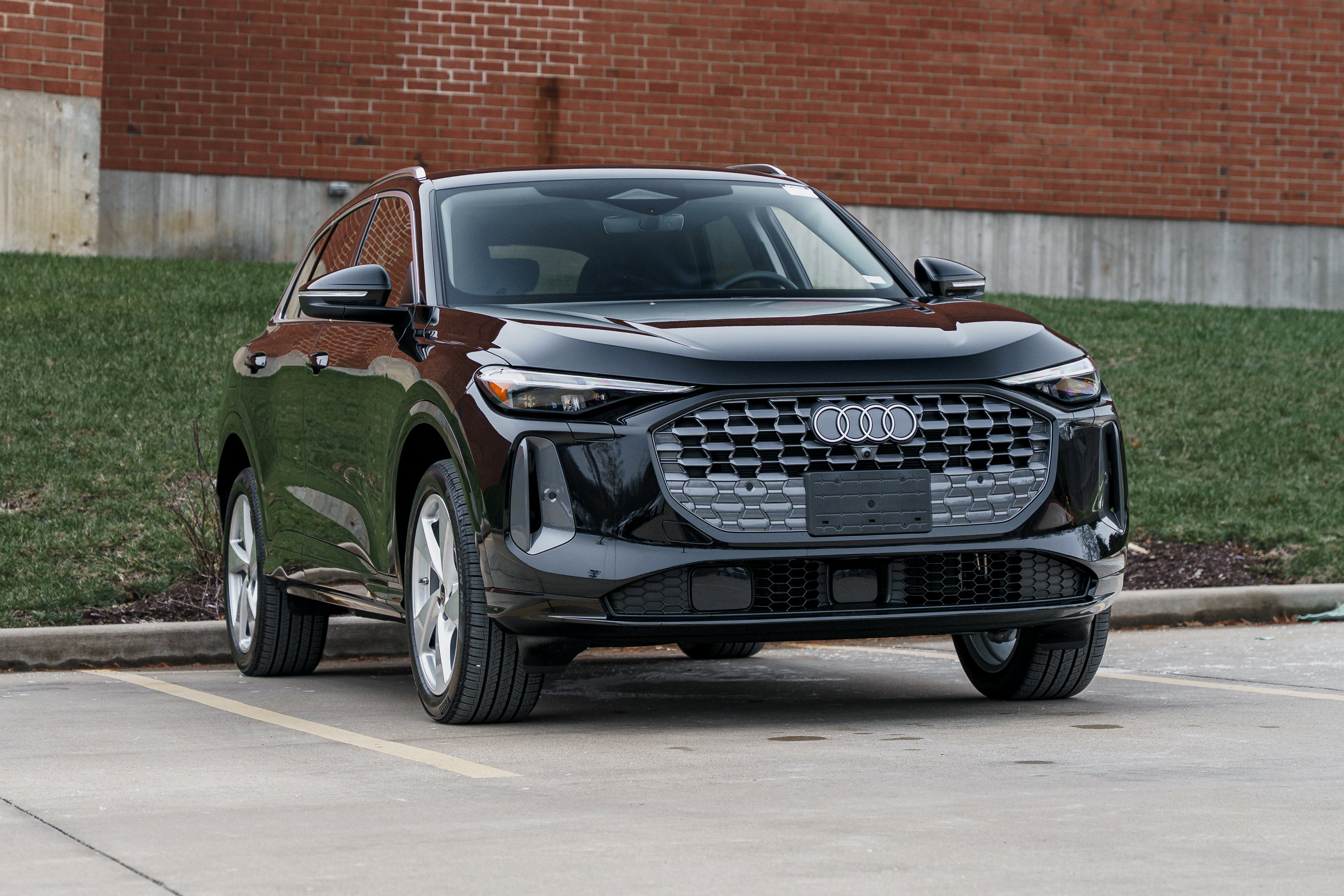 2025 Audi New Q5 Premium Plus's photo