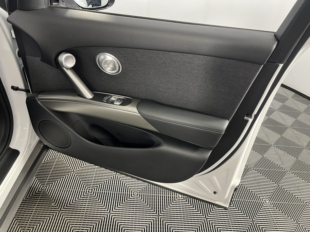 2025 Genesis GV60 RWD photo 29