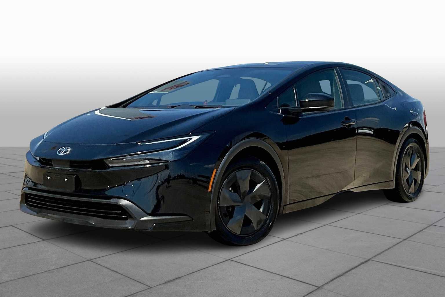 2024 Toyota Prius LE's photo