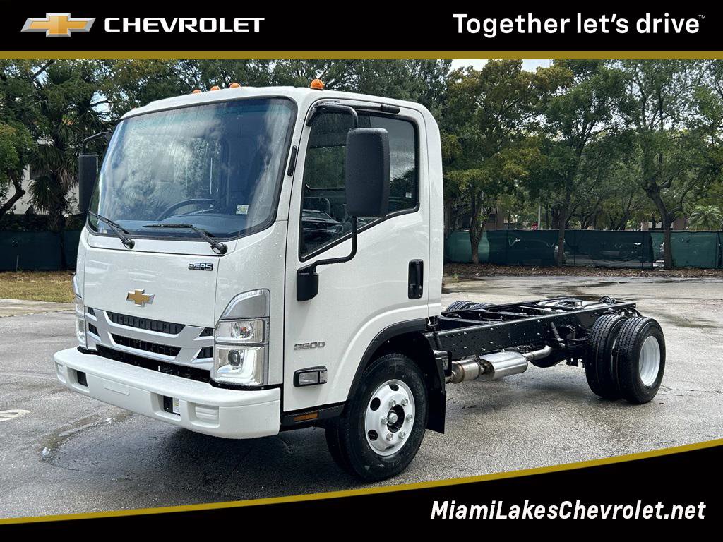 2024 Chevrolet Low Cab Forward Base's photo