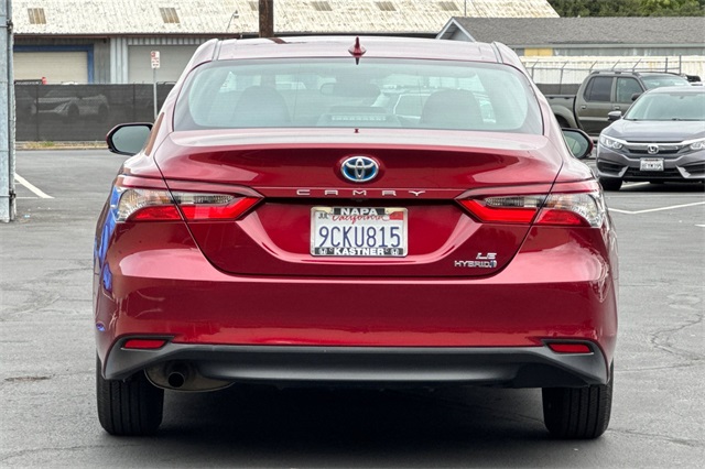 2022 Toyota Camry Hybrid LE photo 4
