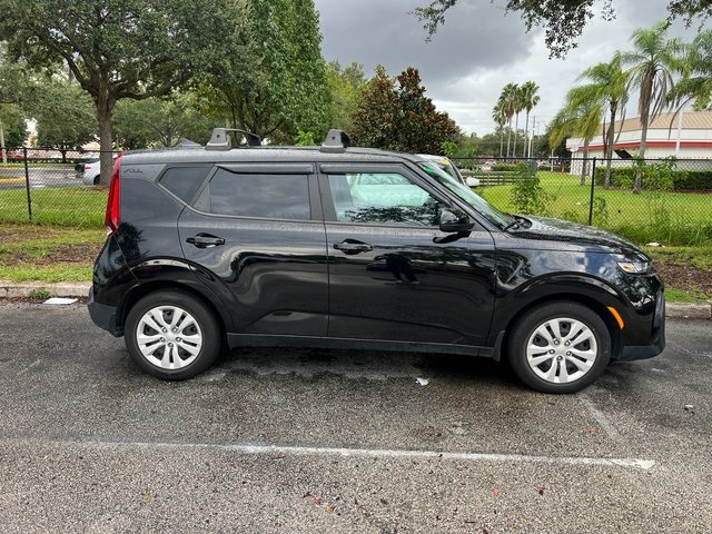 2022 Kia Soul LX photo 3