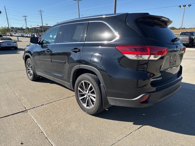 2019 Toyota Highlander SE XLE photo 3