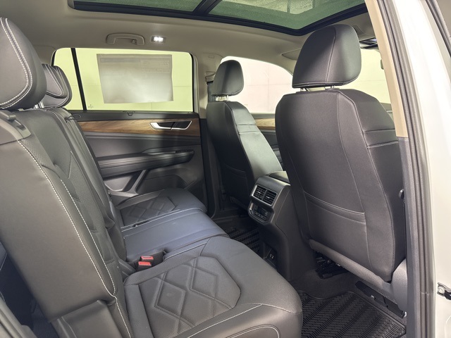 2026 Volkswagen Atlas SE Technology photo 4