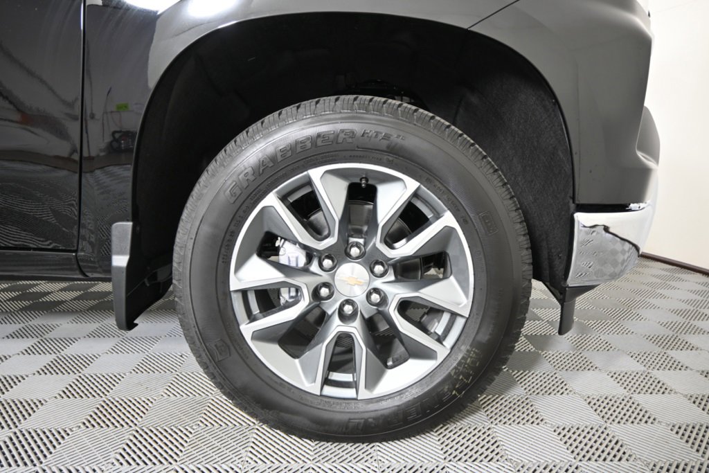 2025 Chevrolet Silverado 1500 LT photo 11
