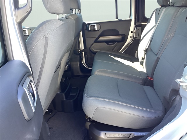 2024 Jeep Wrangler Sahara 4xe photo 14
