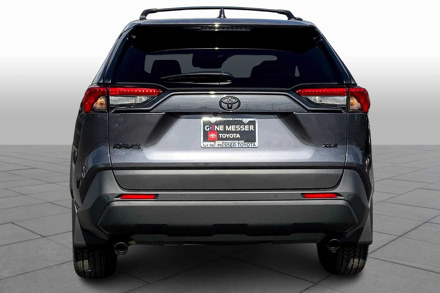 2025 Toyota RAV4 XLE Premium photo 4