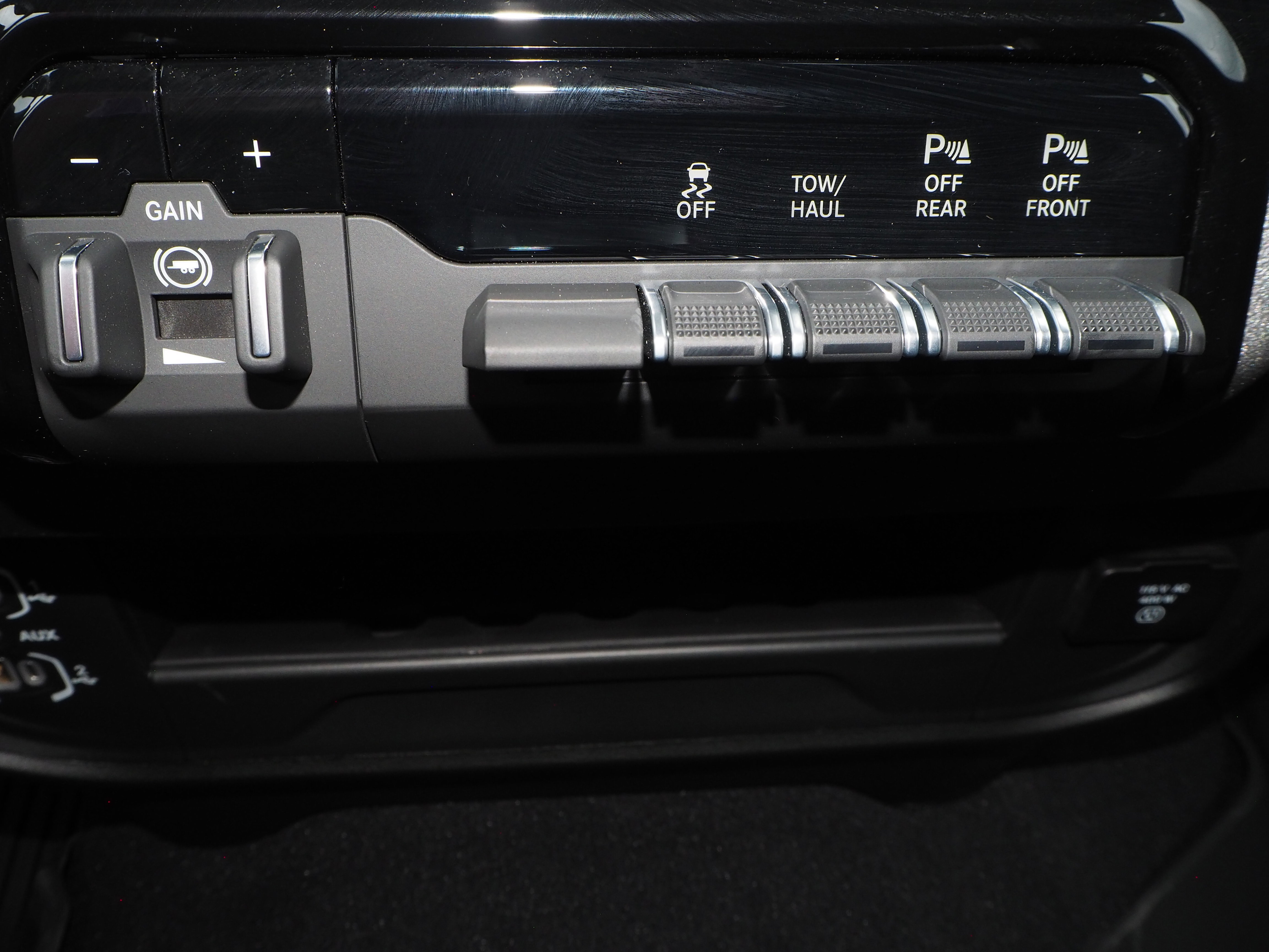 2025 Ram 2500 Tradesman photo 2