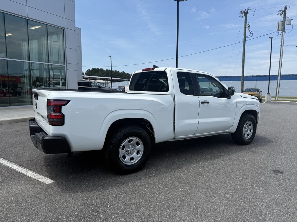 2023 Nissan Frontier S photo 2