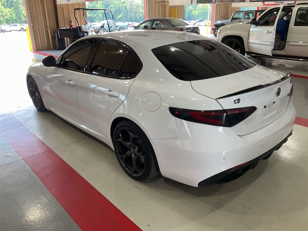 2019 Alfa Romeo Giulia Base photo 3