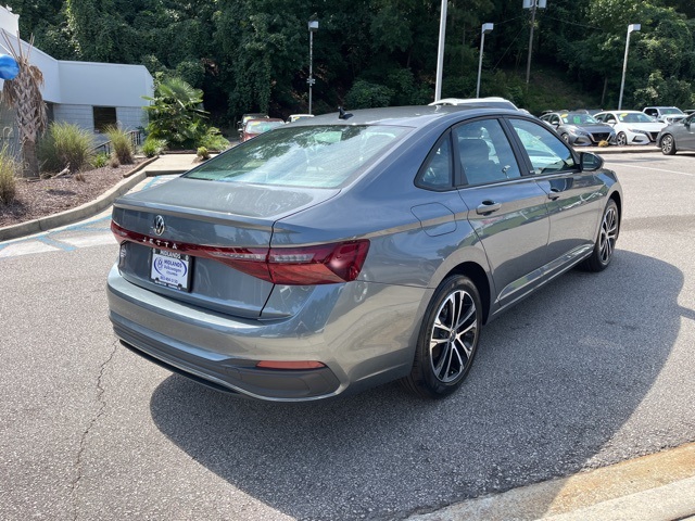 2025 Volkswagen Jetta 1.5T Sport photo 3