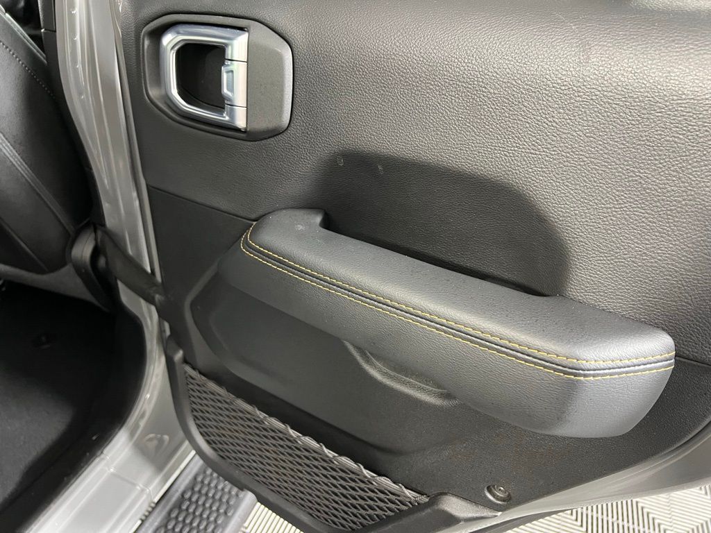 2022 Jeep Wrangler Unlimited Sahara High Altitude 4xe photo 29