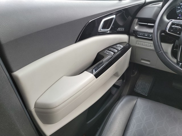 2023 Kia Carnival SX photo 28