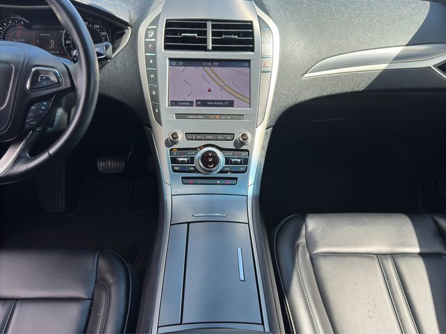 2020 Lincoln MKZ Standard photo 20