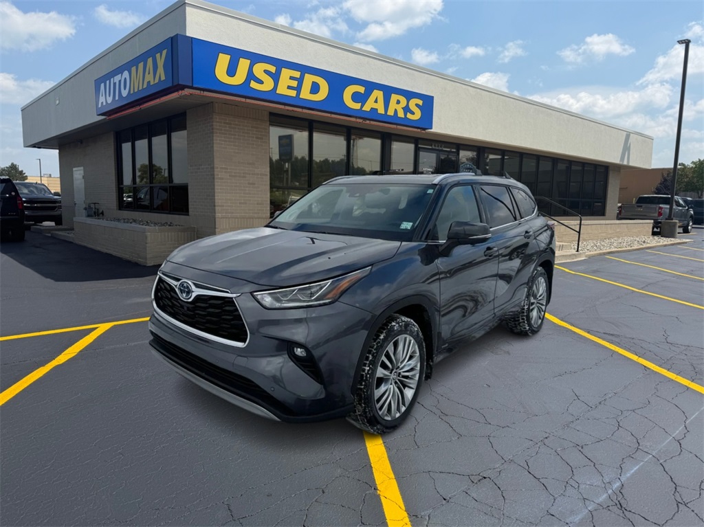 2024 Toyota Highlander Platinum's photo
