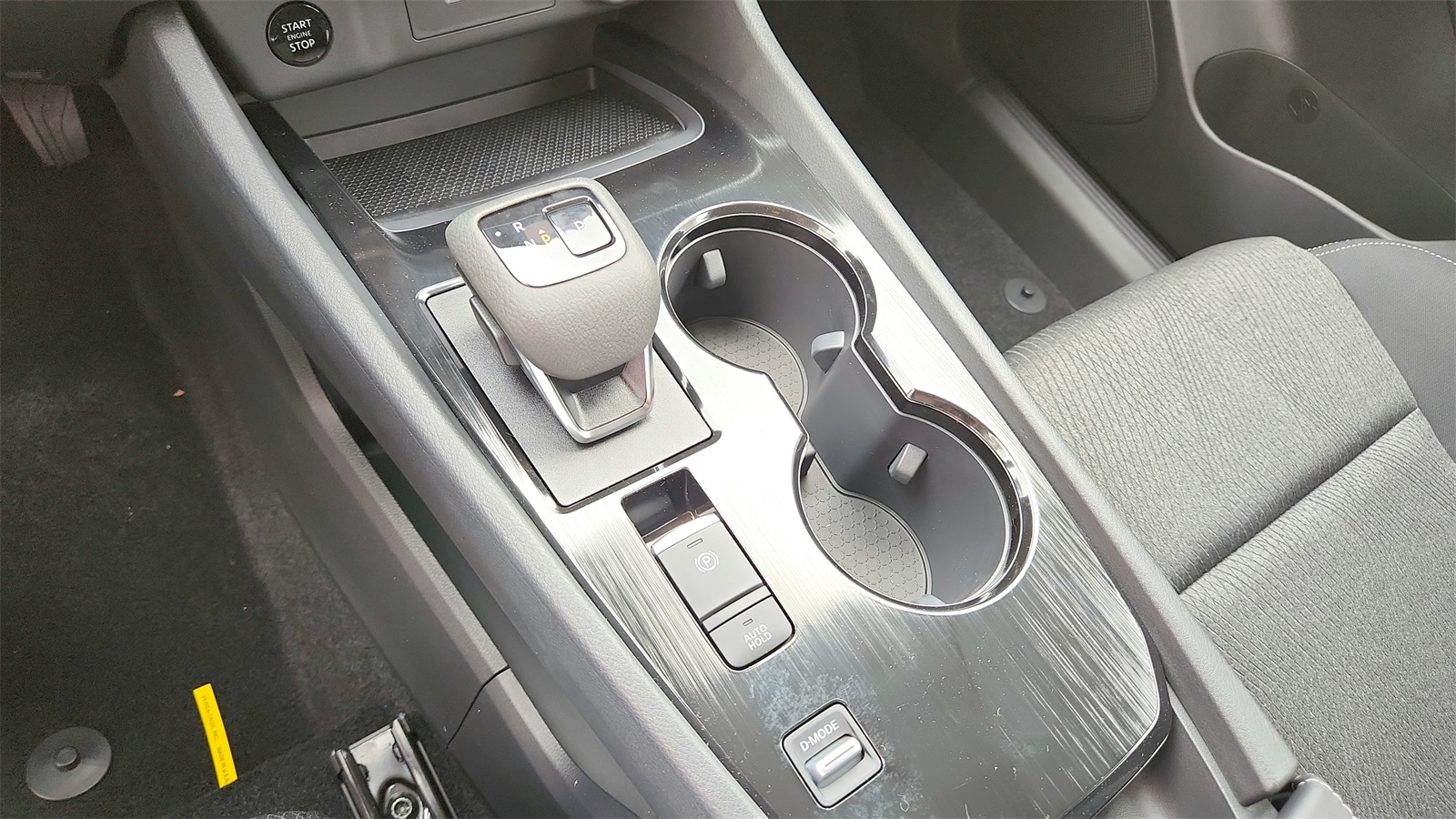 2025 Nissan Rogue SV photo 21