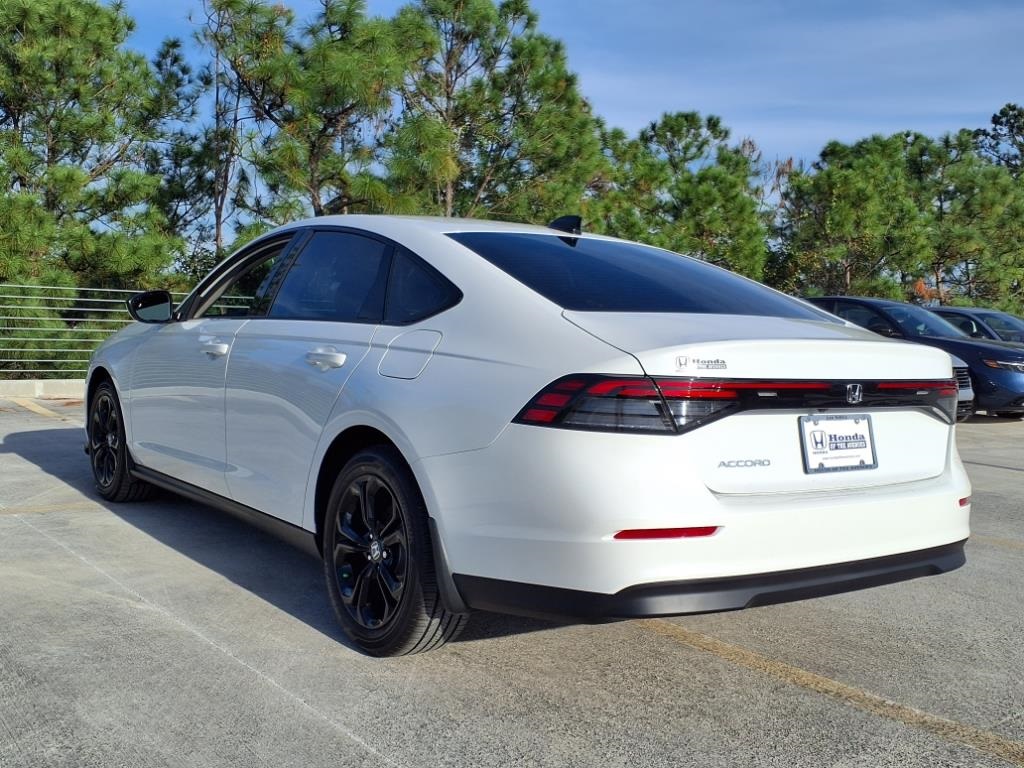 2025 Honda Accord SE photo 4