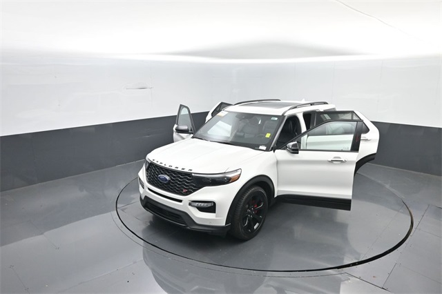 2022 Ford Explorer ST photo 35