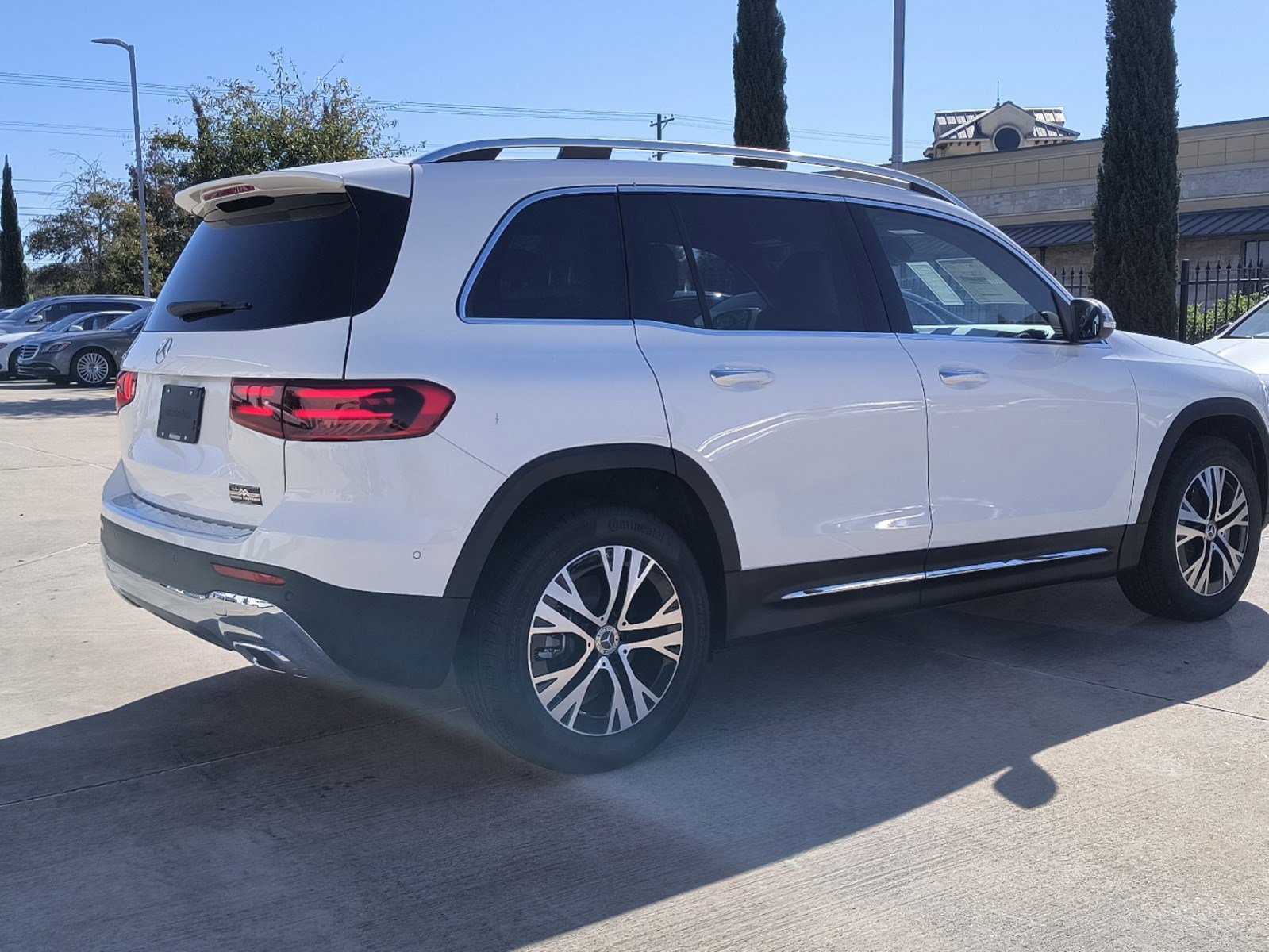 2025 Mercedes Benz GLB 250 photo 4