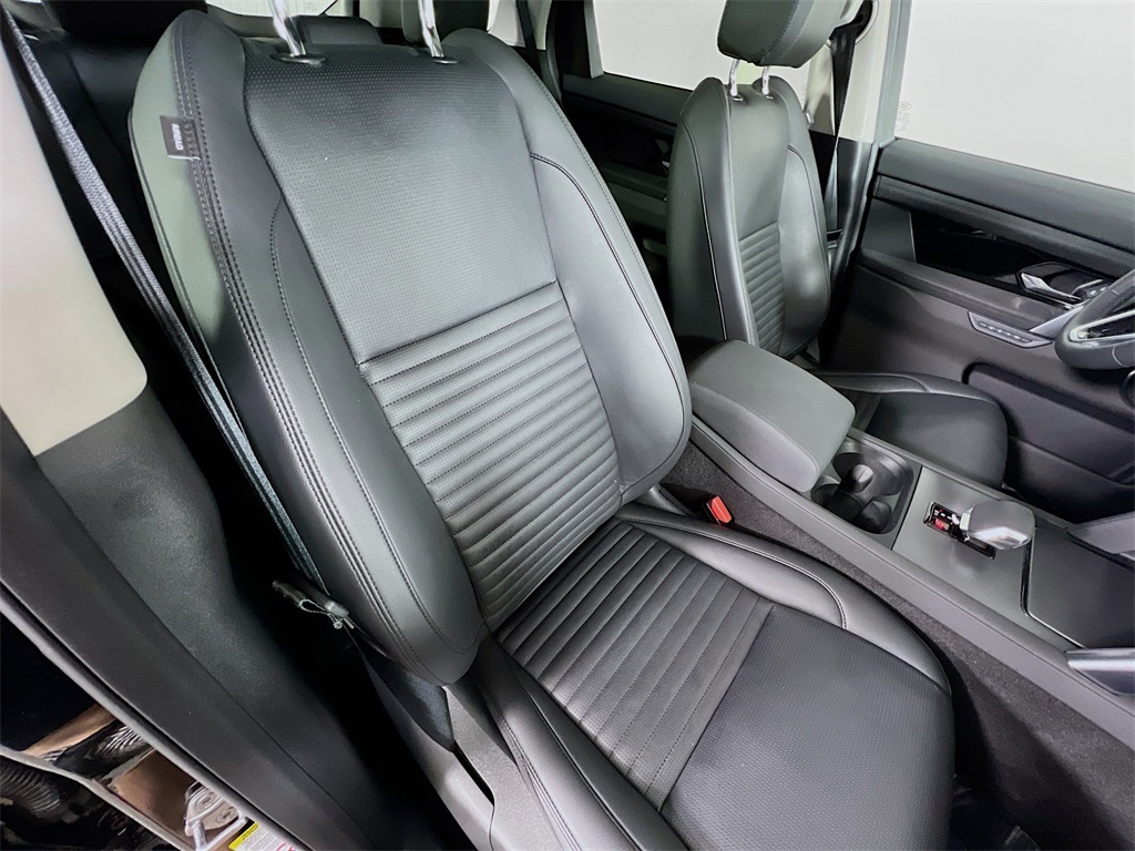 2025 Land Rover Discovery Sport S photo 23