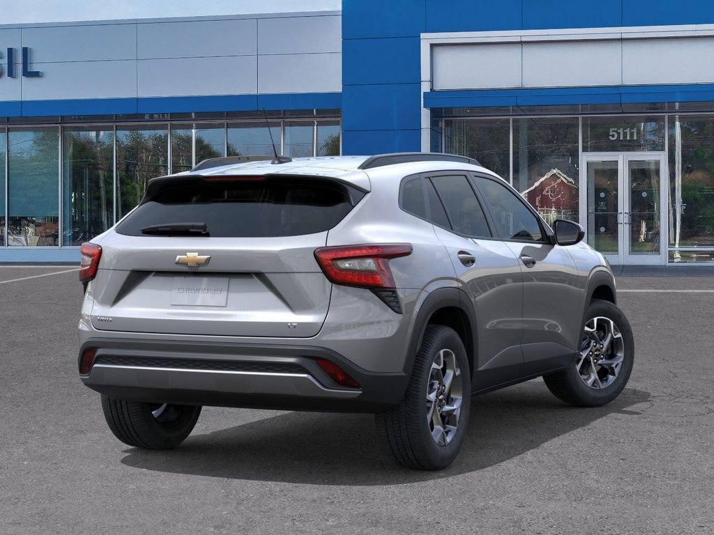 2025 Chevrolet Trax LT photo 3