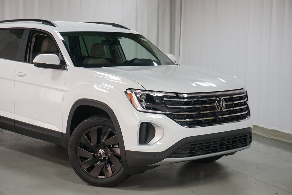 2025 Volkswagen Atlas SE Technology photo 2