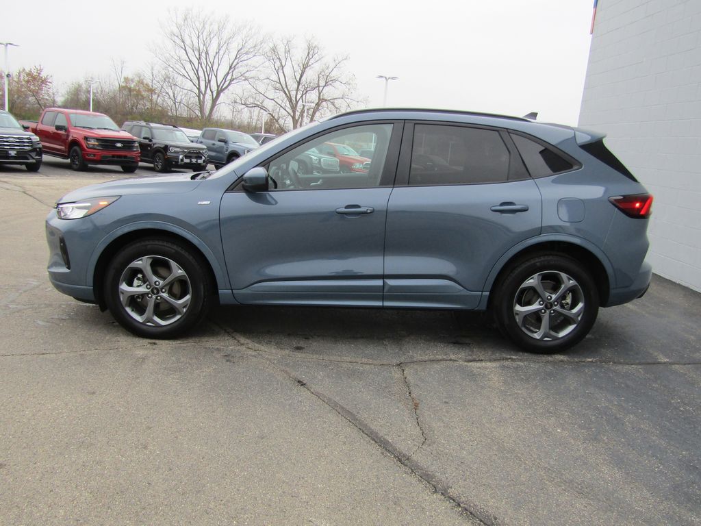 2023 Ford Escape ST-Line Select photo 2