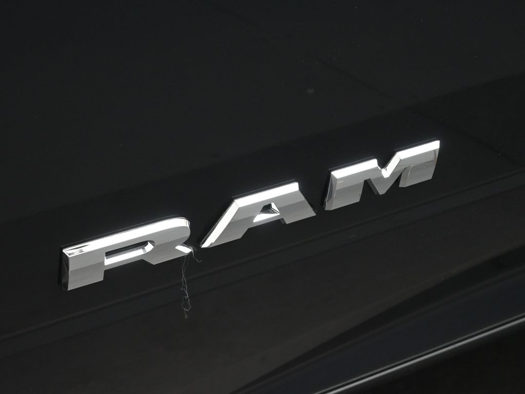 2025 Ram 2500 Big Horn photo 18