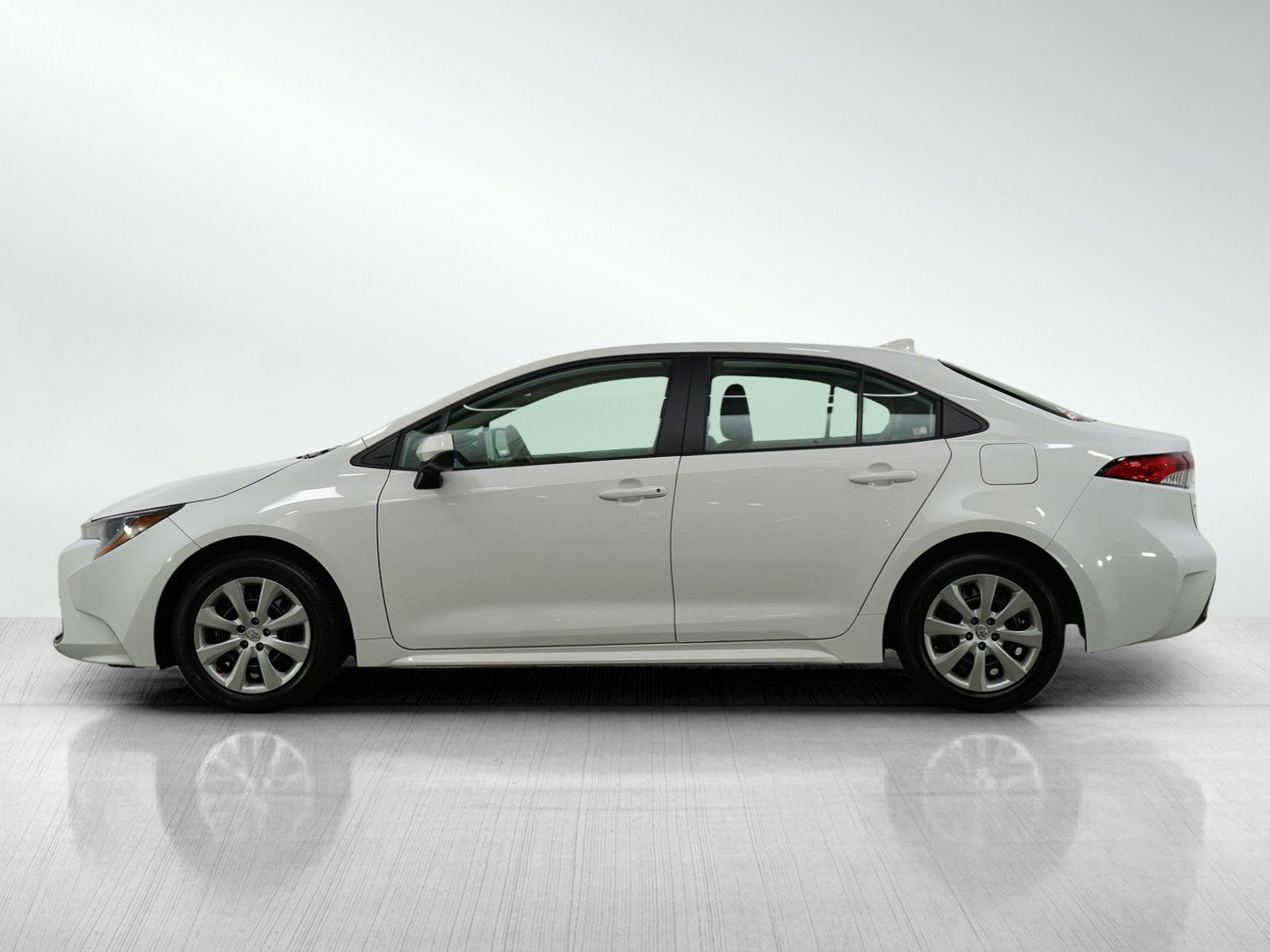 Used 2024 Toyota Corolla LE with VIN 5YFB4MDE9RP176560 for sale in Burnsville, Minnesota