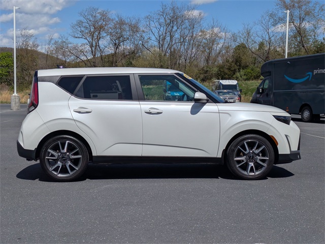 2024 Kia Soul EX photo 4