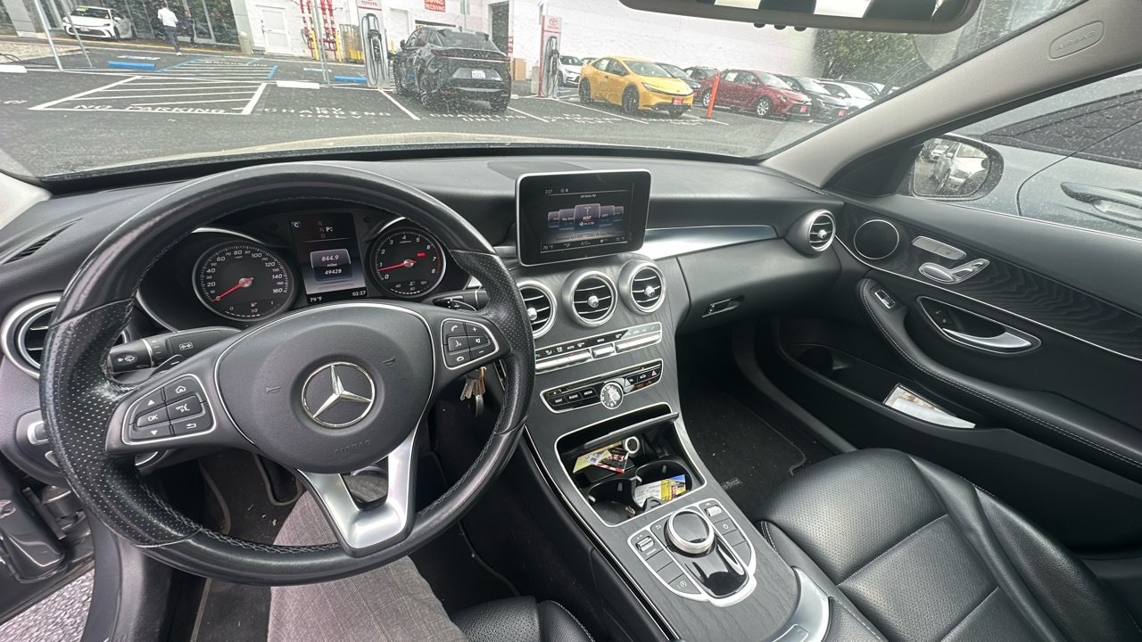 2017 Mercedes Benz C 300 photo 4