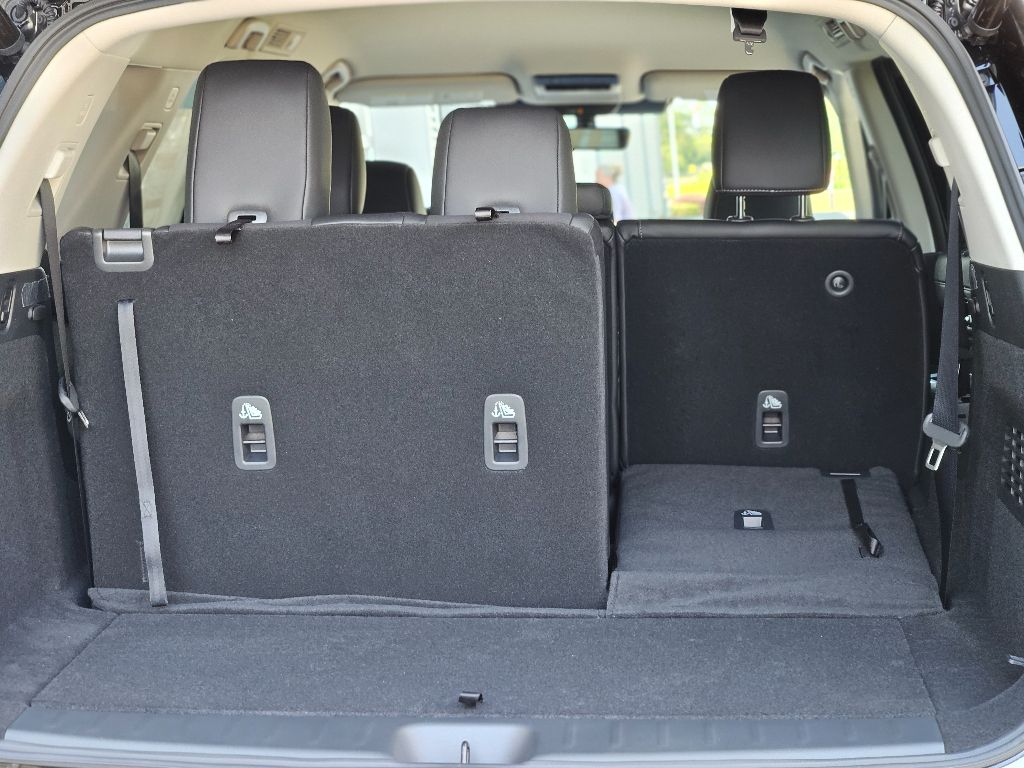 2025 Nissan Pathfinder SL photo 21