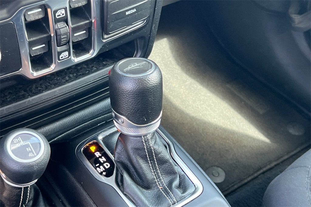 2023 Jeep Gladiator Overland photo 28