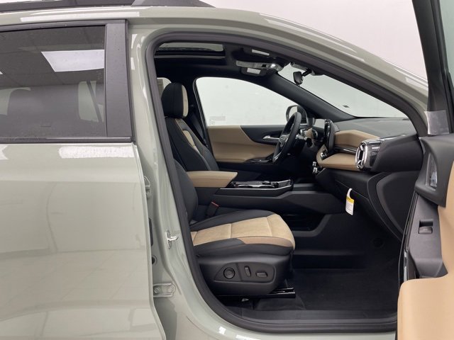 2026 Chevrolet Equinox ACTIV photo 8