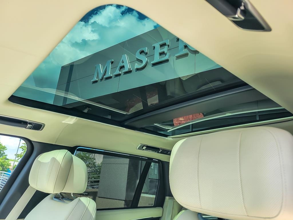 2025 Land Rover Range Rover Autobiography photo 10