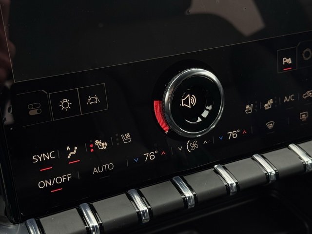 2026 Gmc Acadia AT4 photo 17