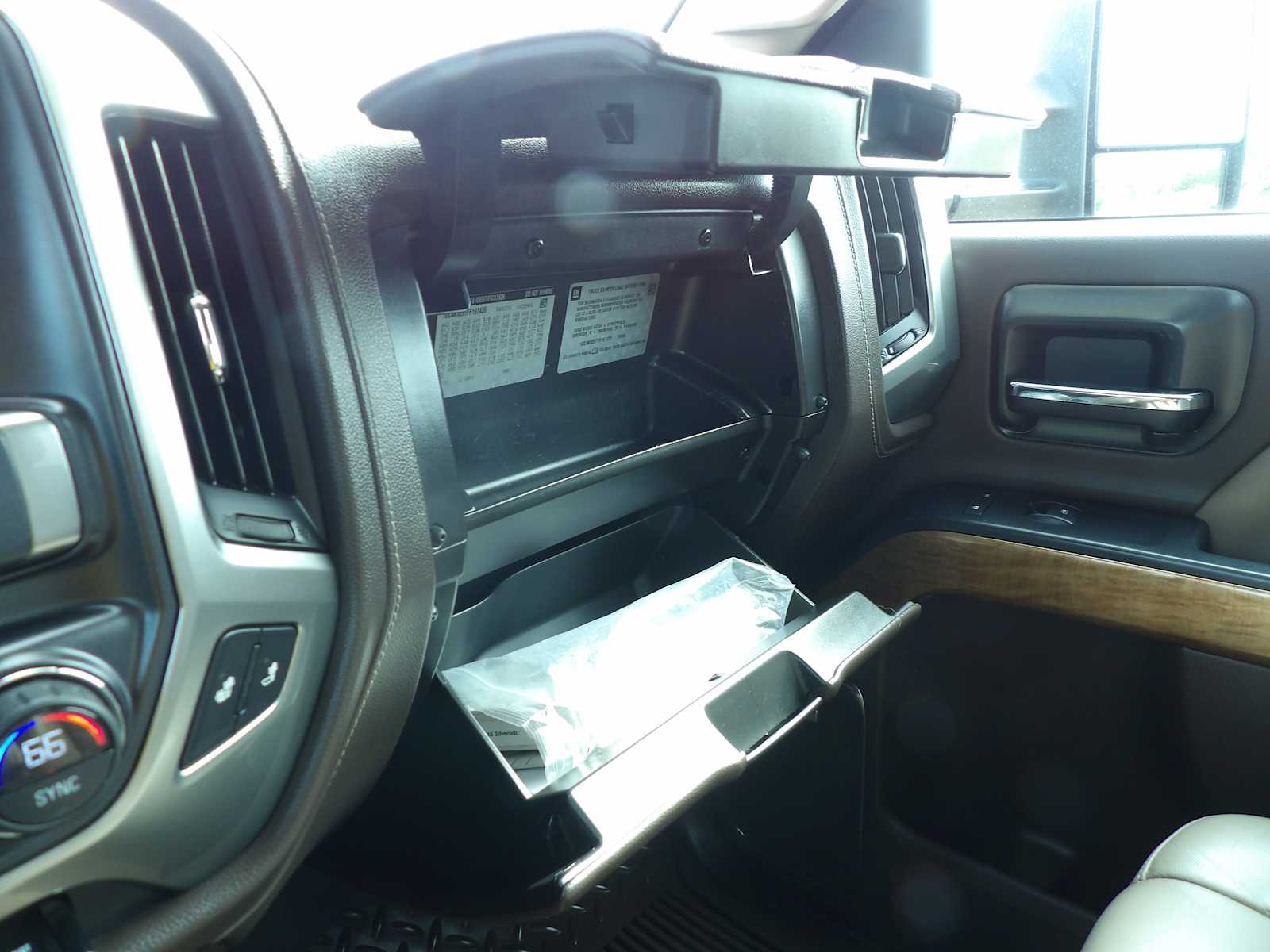 2015 Chevrolet Silverado 3500HD LTZ photo 24