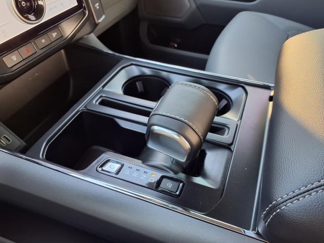 2025 Ford F-150 Lightning photo 15