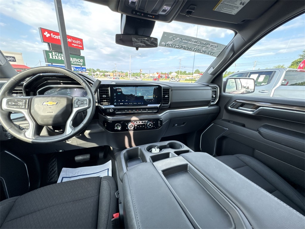 2023 Chevrolet Silverado 1500 LT photo 10