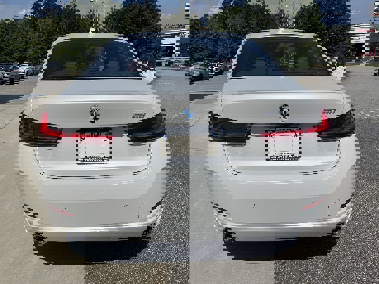 2025 Bmw 330i photo 12