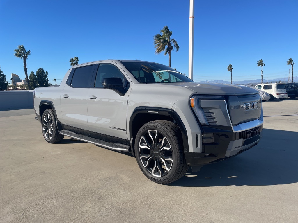 2025 GMC Sierra EV Denali's photo